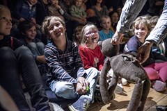 JARNÍ MEDVĚDINY ~ loutková pohádka s písničkami