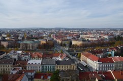 Pohled na HRADEC KRÁLOVÉ z Bílé věže s architektem Gočárem