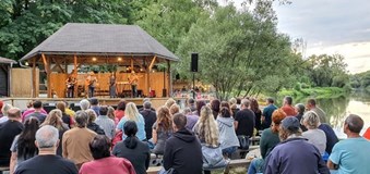 Marien & Víťa Troníček - jarní open air koncert